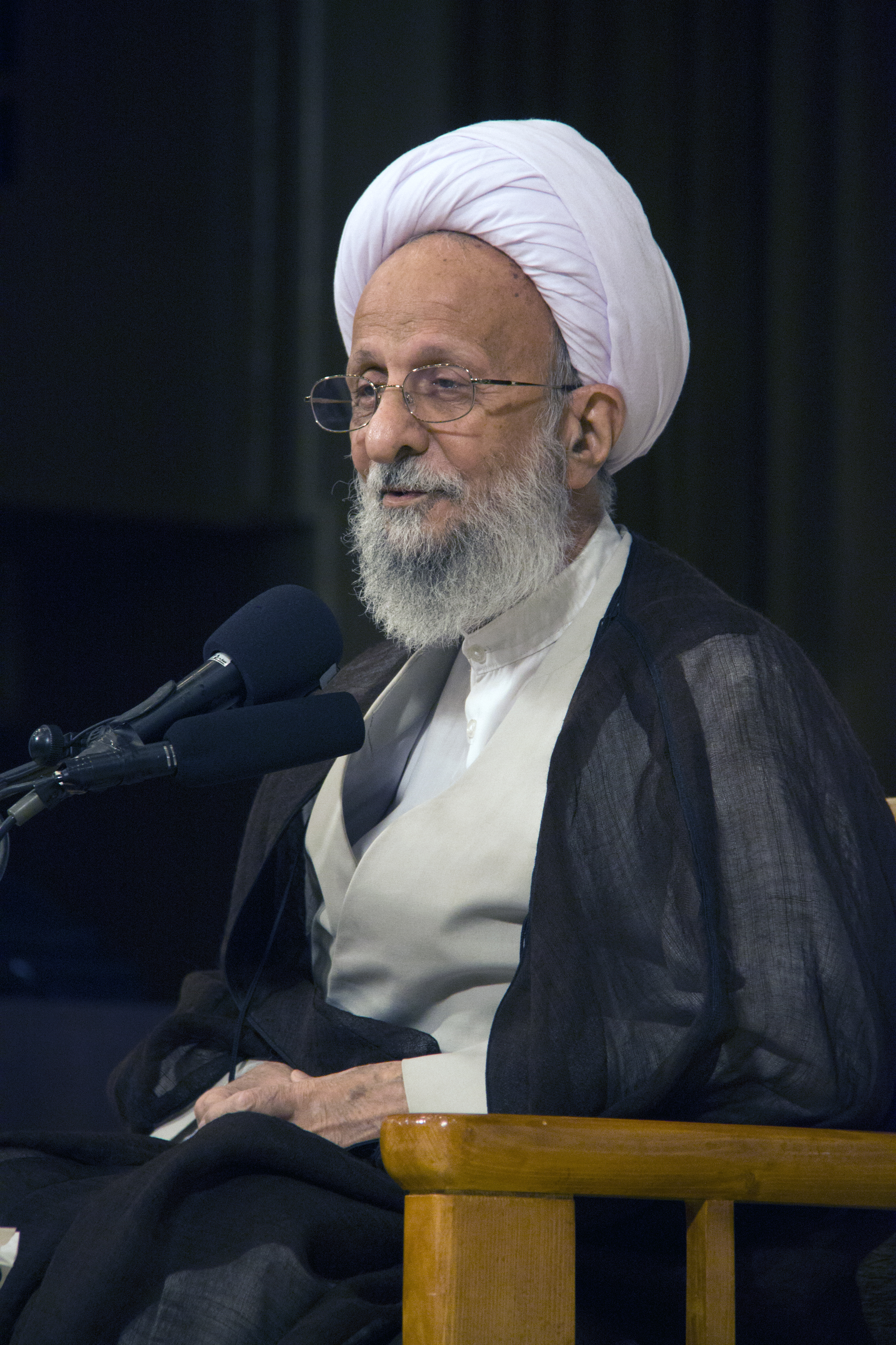 Mohammad-Taqi Mesbah-Yazdi in 2016Mostafameraji [CC BY-SA 4.0 (https://creativecommons.org/licenses/by-sa/4.0)], from Wikimedia Commons