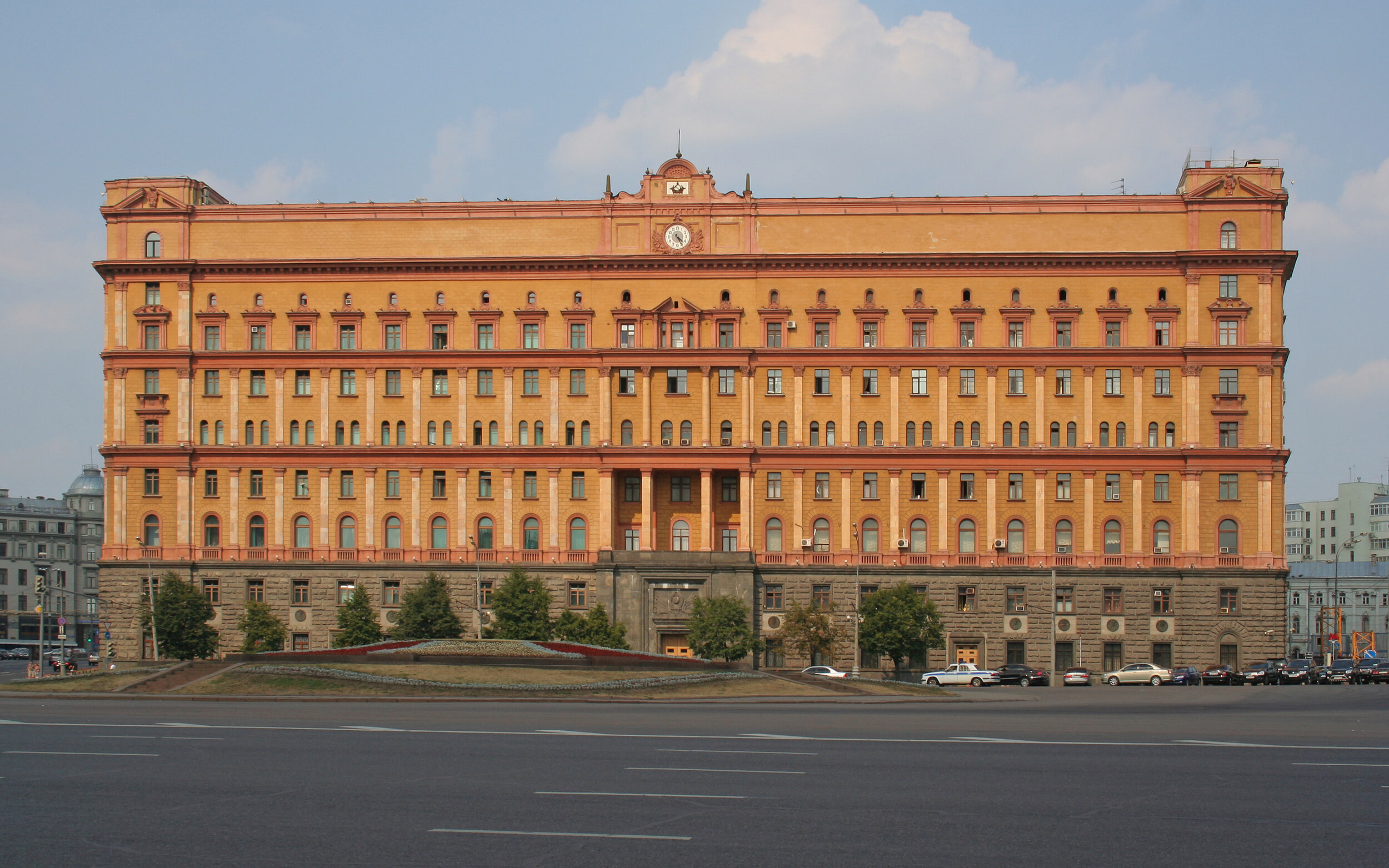 Lubyanka in 2010By A.Savin (Wikimedia Commons · WikiPhotoSpace) - Own work, CC BY-SA 3.0, https://commons.wikimedia.org/w/index.php?curid=35734892