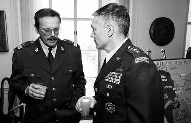 Croatian Brigadier General&nbsp;Krešimir Ćosić&nbsp;and US Army Lieutenant General&nbsp;Wesley Clark&nbsp;discussing the&nbsp;Siege of Bihać&nbsp;on 29 November 1994Fair use