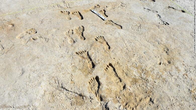 tularosa-footprints.jpg